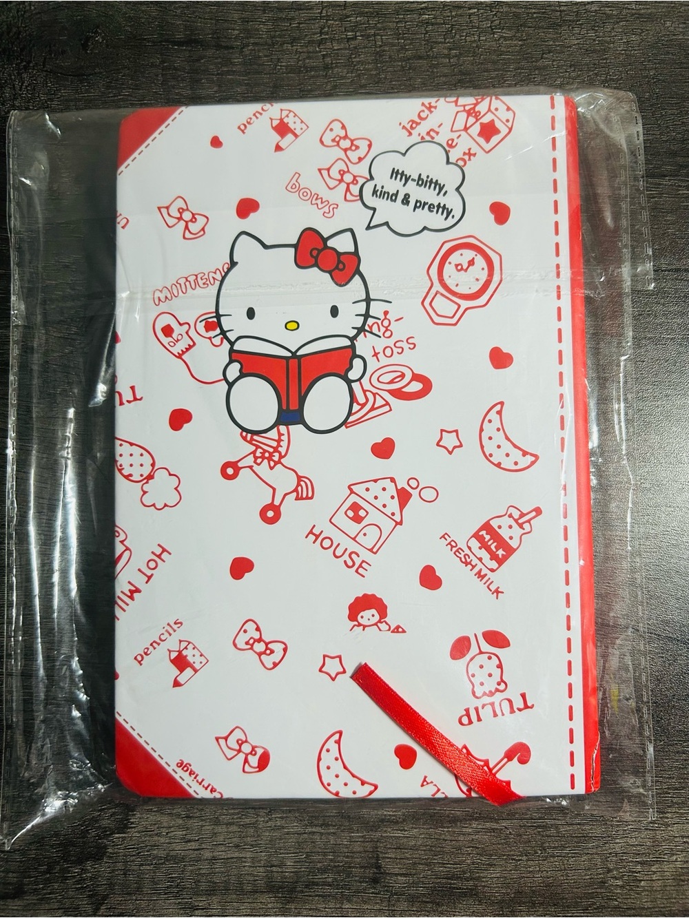 Hello Kitty Notebook - Picture 2 of 8
